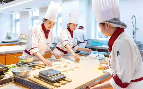 大手・個人店で二極化する飲食業界「好き」を仕事にした先の未来とは？