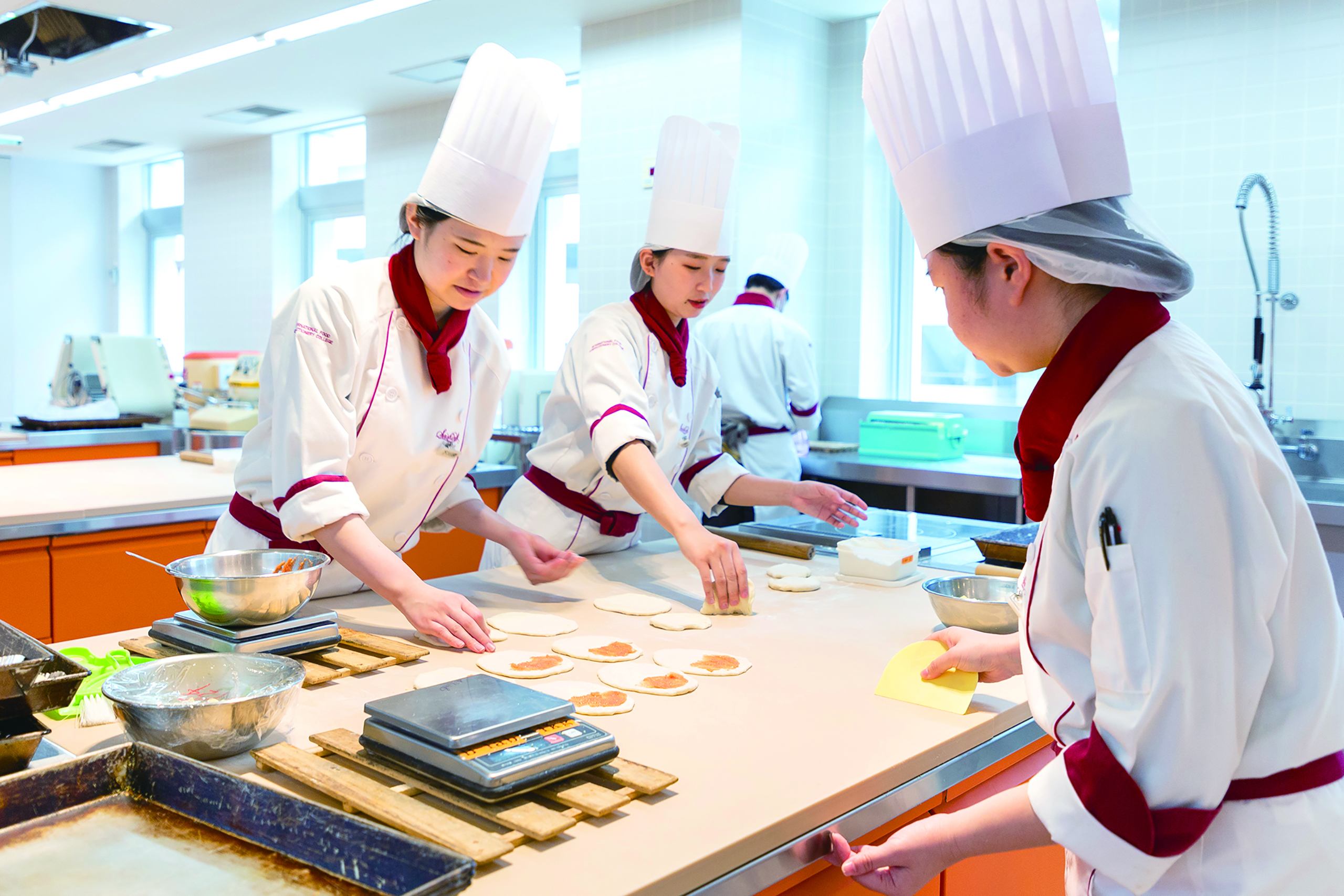 大手・個人店で二極化する飲食業界「好き」を仕事にした先の未来とは？
