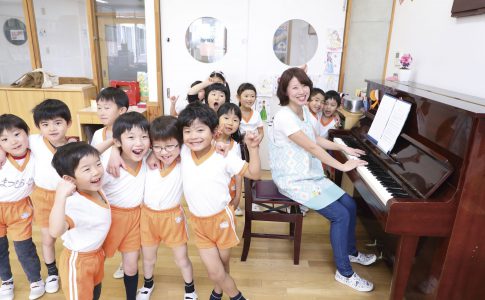 幼稚園教諭と保育士の国家資格を同時に取得できる学校は限られる